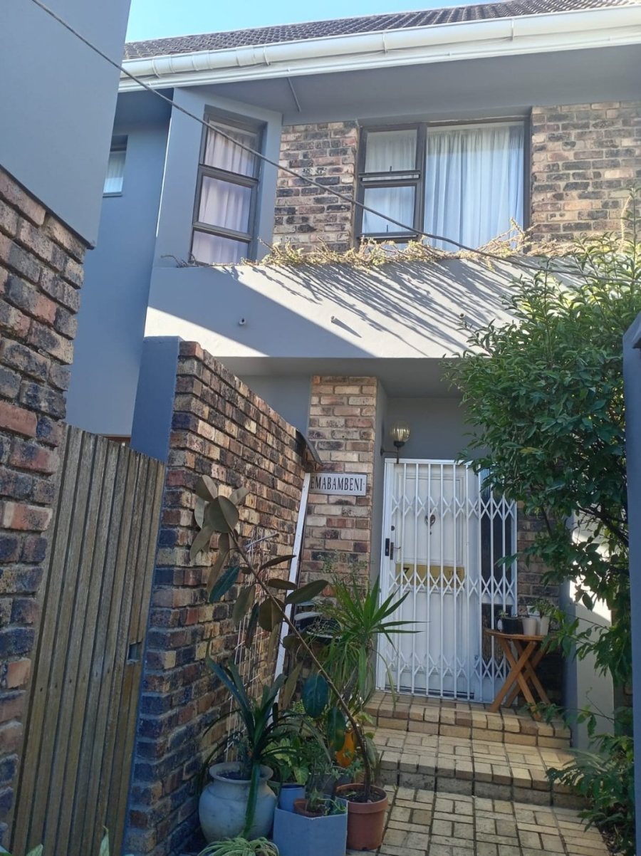 4 Bedroom Property for Sale in Southernwood Eastern Cape